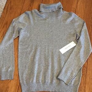 CALVIN Klein “new silver” top for women. Size medium. NEW with tags